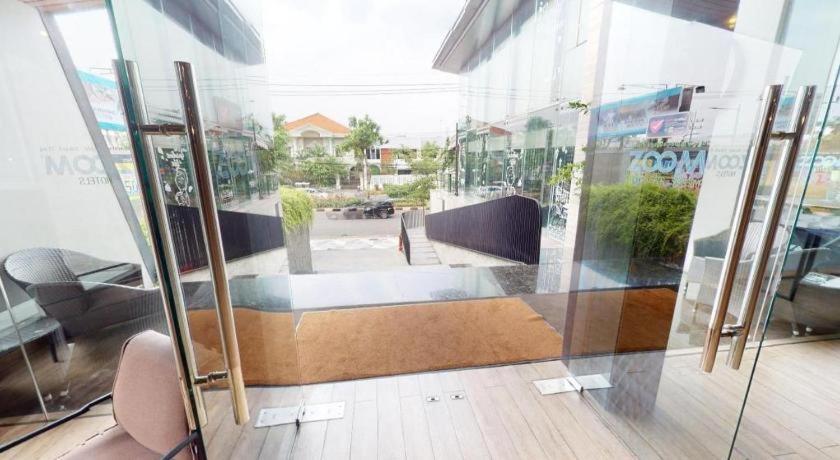Zoom Dharmahusada Hotel Surabaya Esterno foto